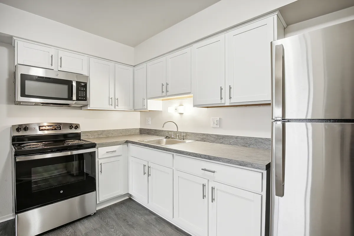 Building Photo - Maple Grove Apartments