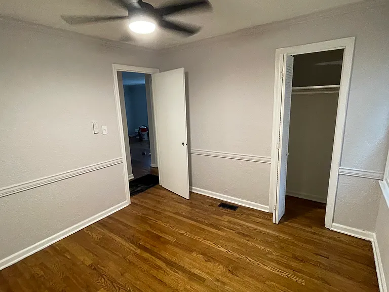 3945 Monroe Ave — Photo 13