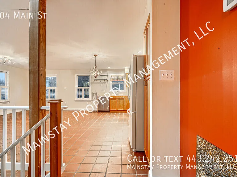 704 Main St — Photo 9