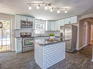 6 Brooklawn Rd, Wilbraham, MA 01095