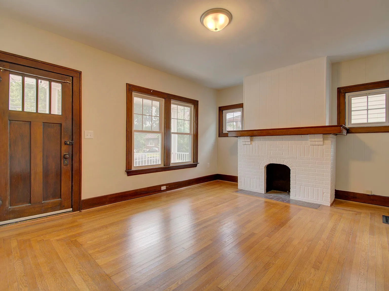 1 bed, 2.0 bath, 1702 sqft, $1,300 — Photo 4