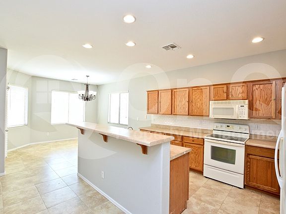 3rd image of 2087 E Aloe Pl