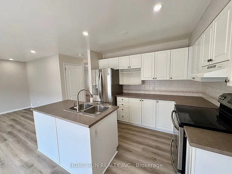 52 Collington St — Photo 18