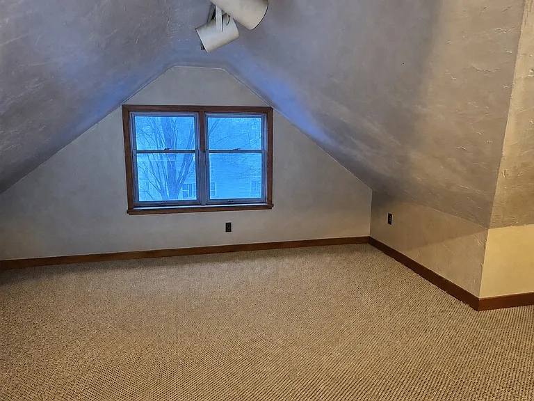 91 Pleasant St #4 — Photo 2