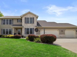 6631 Bald Eagle Rd, Racine, WI 53406