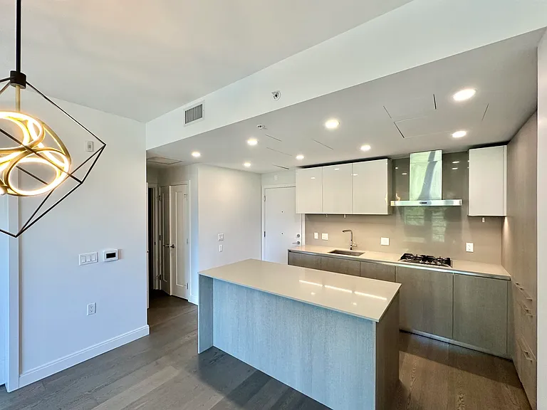 4908 Cambie St #304 — Photo 13