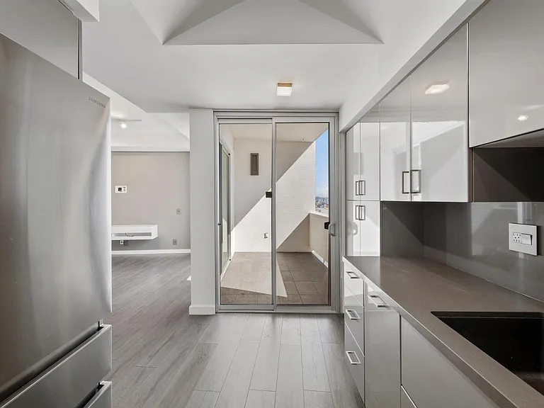 7250 Franklin Ave #1204 — Photo 11