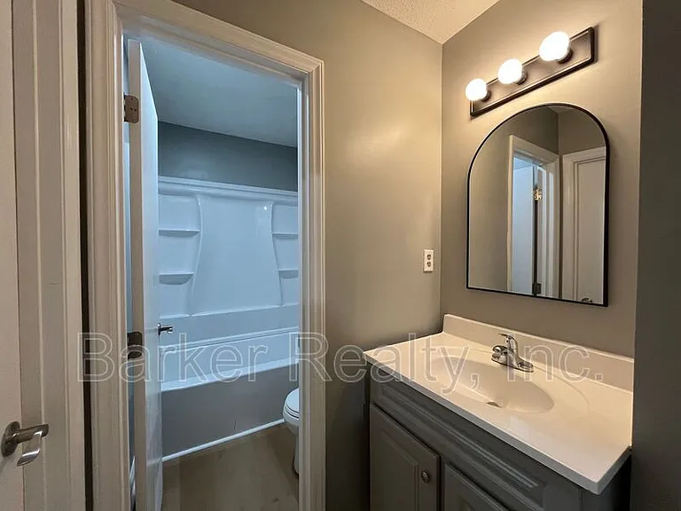 714 Carolina Ave — Photo 6