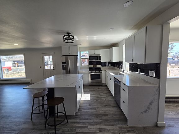 5th image of 4611 Robb St
