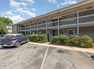 2912 Ramsgate Ct, Winston Salem, NC 27106