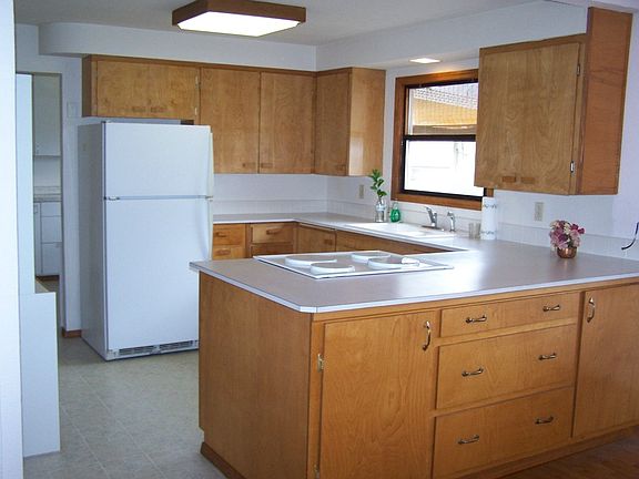 2nd image of 2236 Jefferson St