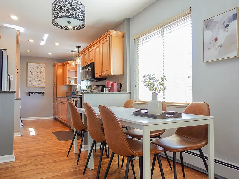 1st Kitchen: Dining Area