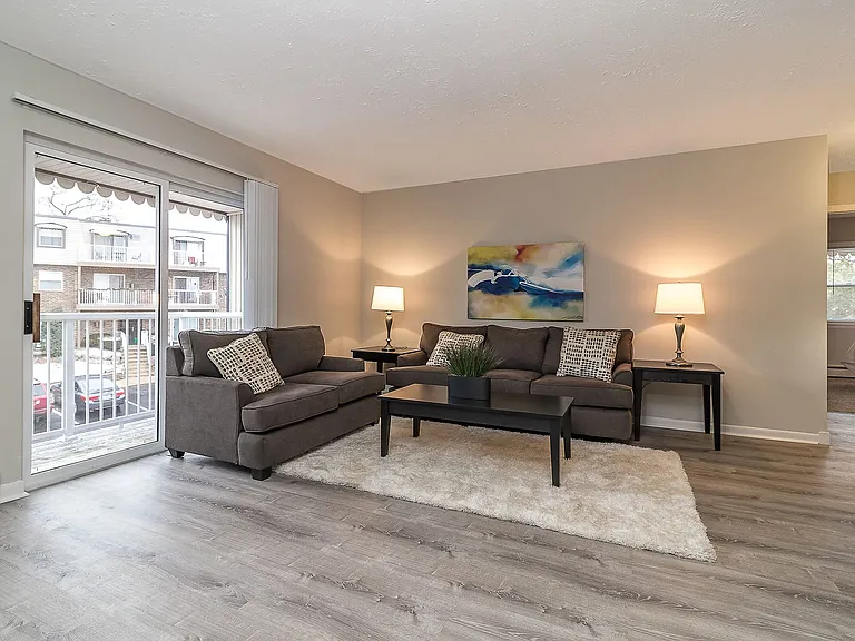 Edgewood Apartments — Photo 10