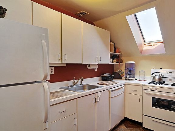3rd image of 358 Court St APT 34
