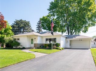 92 Carol Dr, Rochester, NY 14617