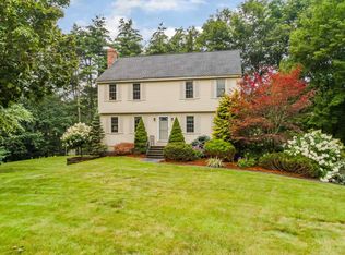 5 Castle Ct, Londonderry, NH 03053