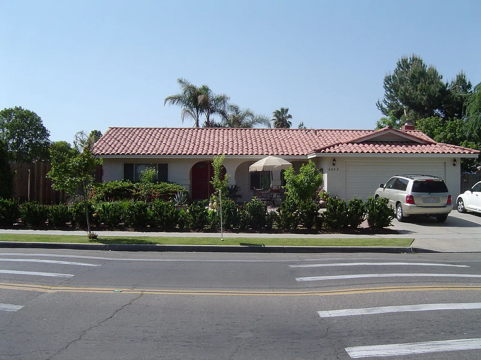 3069 W Barstow Ave photo 1