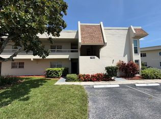 7153 W Country Club Dr N APT 145, Sarasota, FL 34243