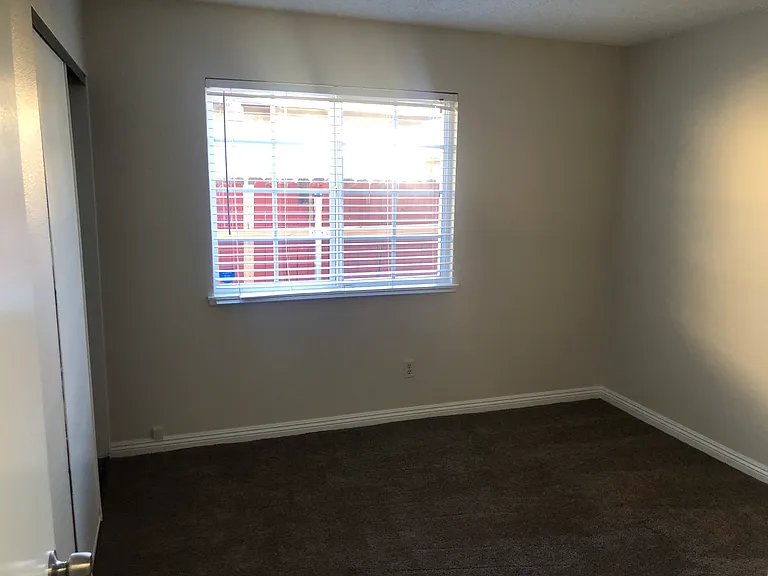 44138 Kirkland Ave — Photo 26