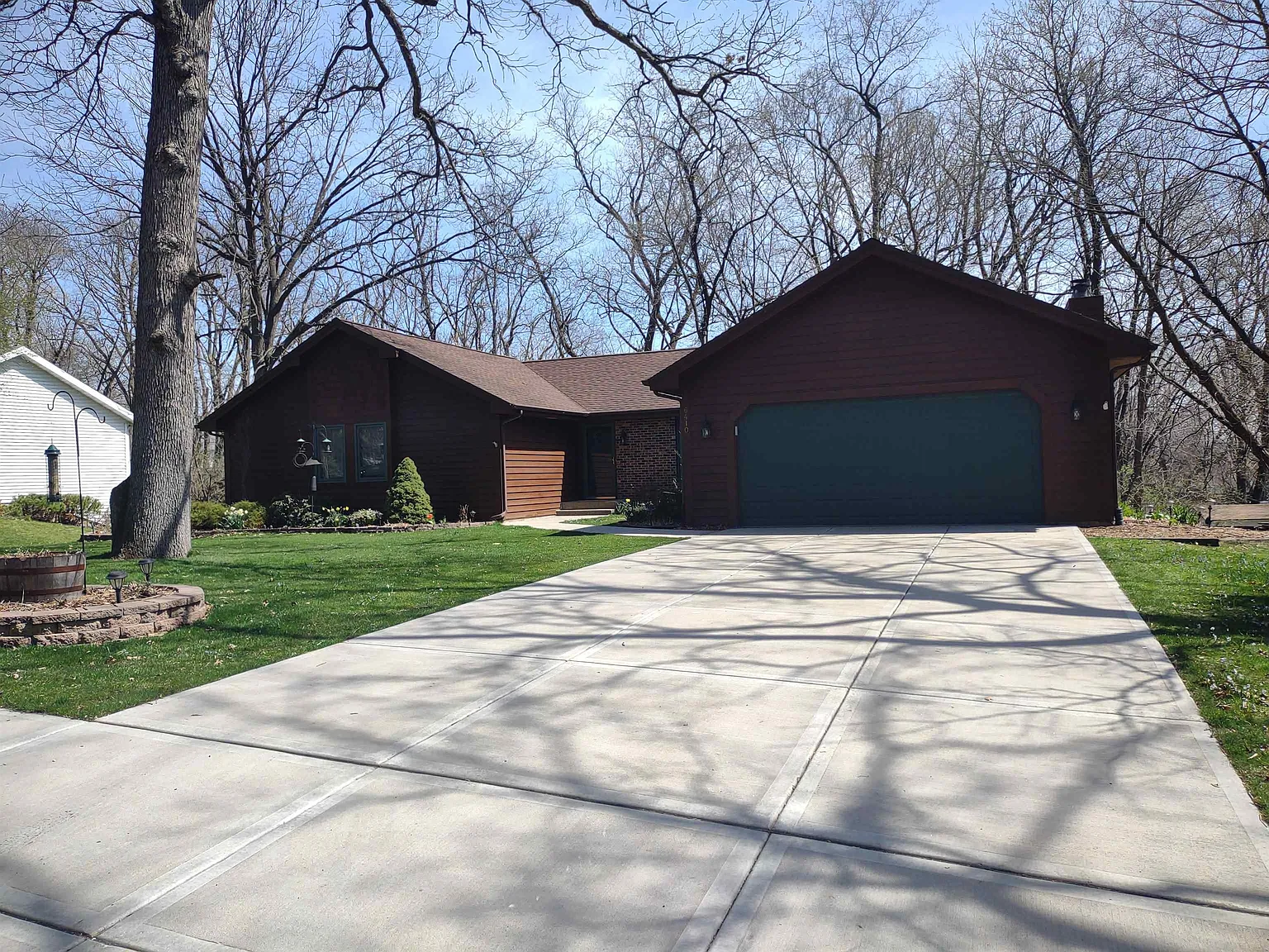 6410 Grassridge Rd photo 1