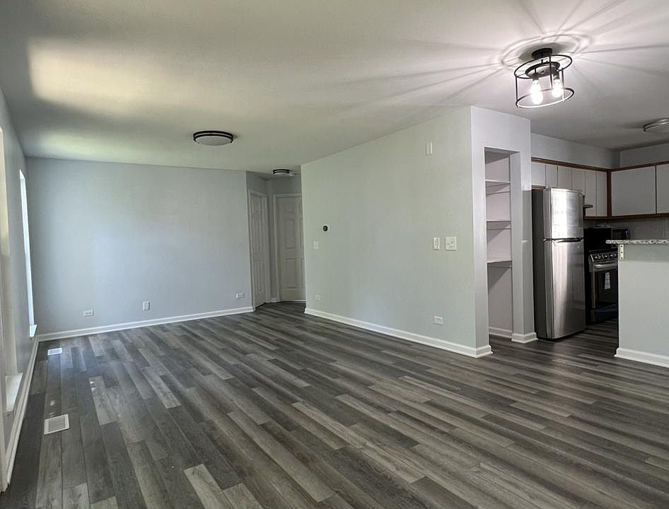 1st image of 1064 Woodhill Ct