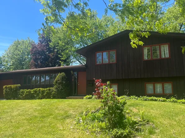 318 Cheyenne Trl, Madison, WI 53705