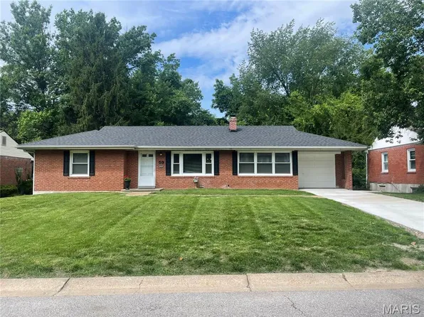 59 S Floridale Dr, Saint Louis, MO 63135