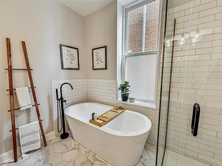 520 N Noble St #2S — Photo 11