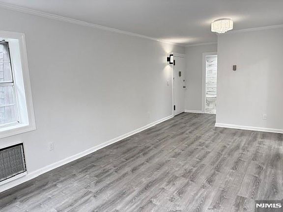 4th image of 530 Fairview Ave APT 300