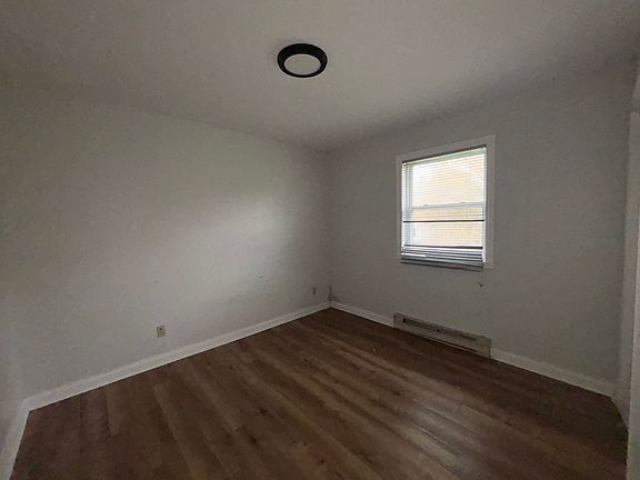 4th image of 161 Douglas Ave #0