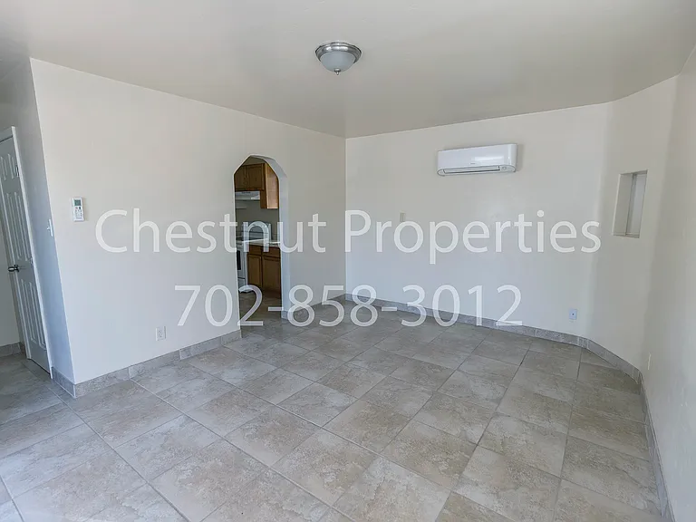 121 W Fleming Ave #121 — Photo 7
