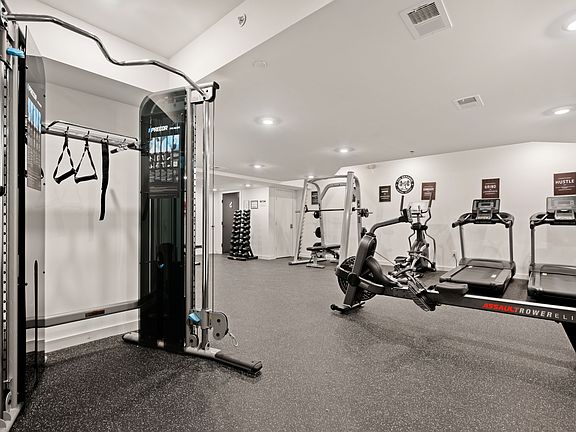 3rd image of 640 Moore St #11318017