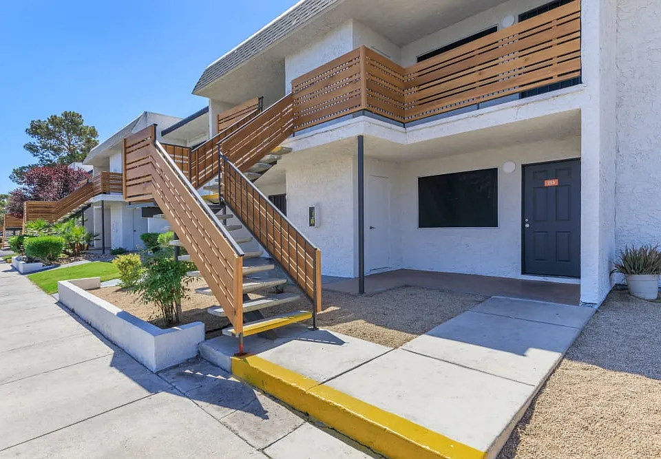 Zoom Apartments