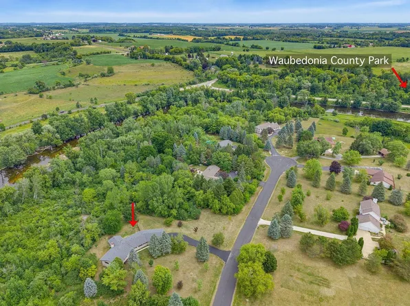 N5471 Loraine DRIVE, Fredonia, WI 53021