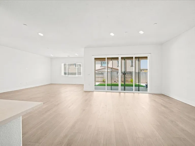 12725 Parakeet Way — Photo 8