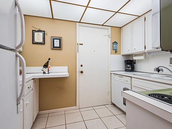 4th image of 2250 NE 66th St APT 1531