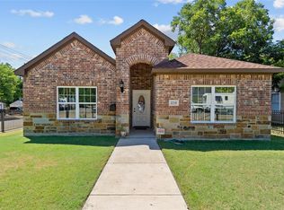 216 E Drew St, Fort Worth, TX 76110