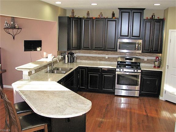 4th image of 13147 Berry Blvd