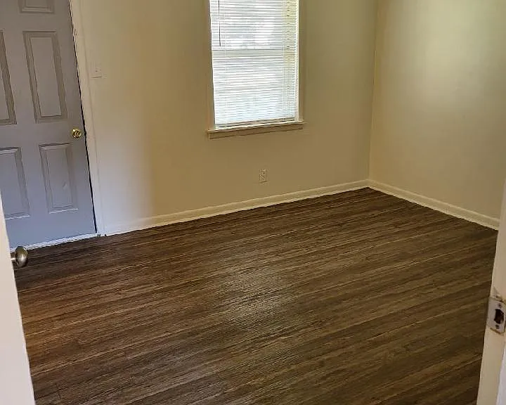 708 Maysville Rd NE #6 — Photo 8