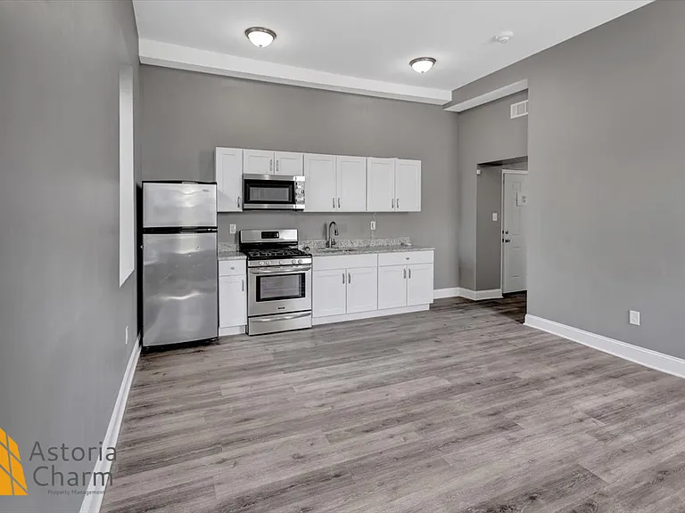 3301 Elgin Ave #303 — Photo 2
