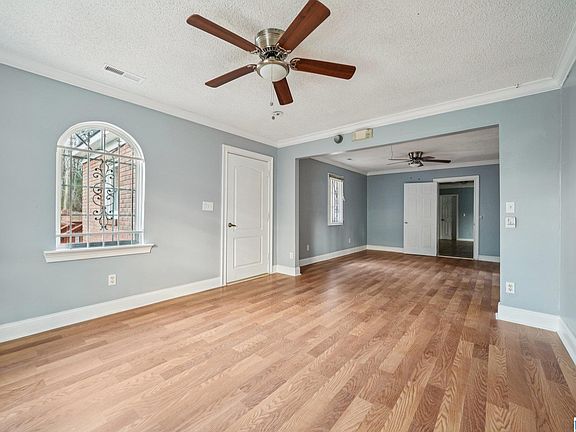 4th image of 613 Sheridan Rd