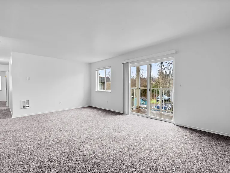 Vessey Park Apartments — Photo 22