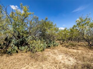 2 Track Rd, Dale, TX 78616