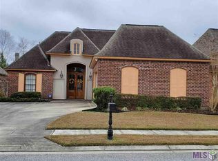 8823 Fox Gate Dr, Baton Rouge, LA 70809