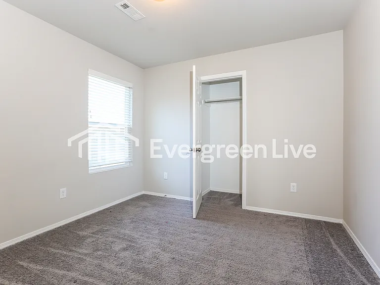 10 Spring Ridge Ln — Photo 12