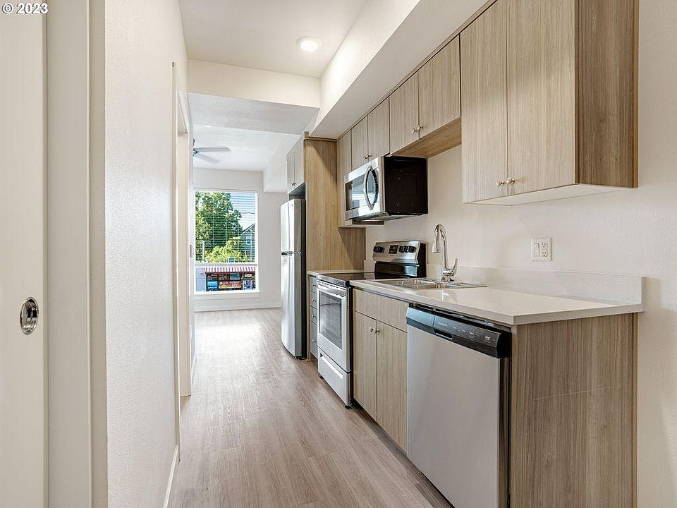 1st image of 4738 SE Belmont St #82780c09d