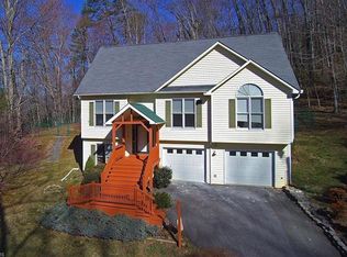 139 Redbud Ln, Waynesville, NC 28786