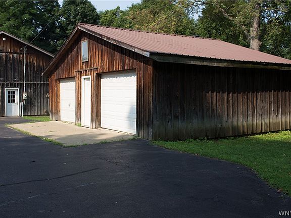 5th image of 213 Maple St