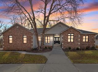 2705 Saint Charles Cir, Manhattan, KS 66502