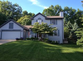 199 Glen Eagle Dr NE, Rockford, MI 49341